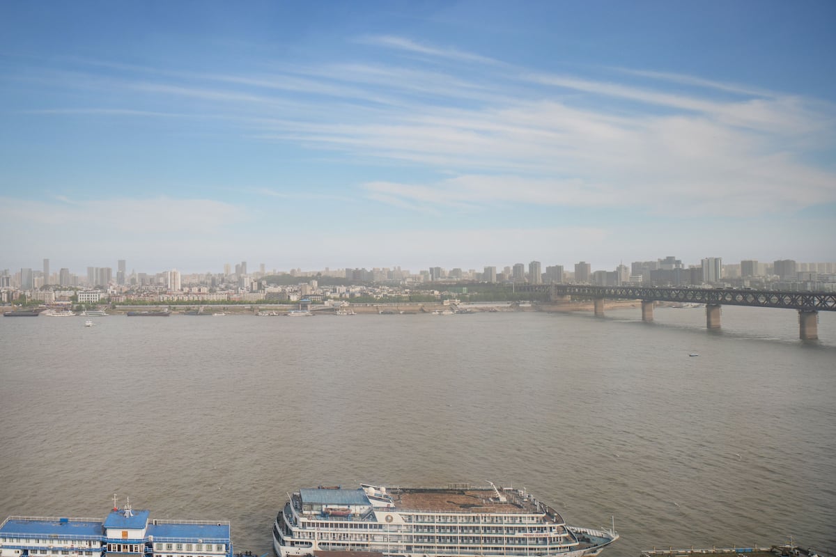 1 King 1 Bdrm Suite River view Top Floor | Free minibar items, in-room safe, desk, iron/ironing board