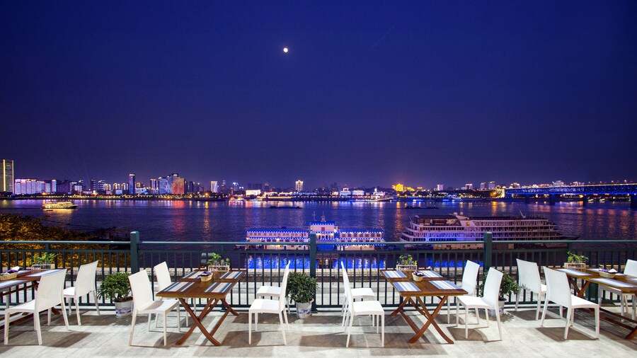 Holiday Inn Riverside Wuhan by IHG