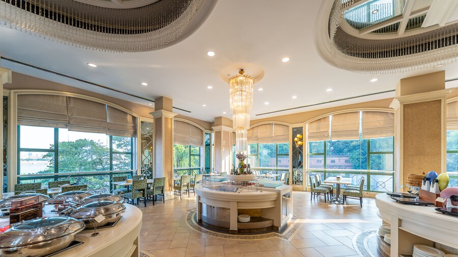 ホリデイ・イン リバーサイド 武漢 by IHG (武漢晴川假日酒店)