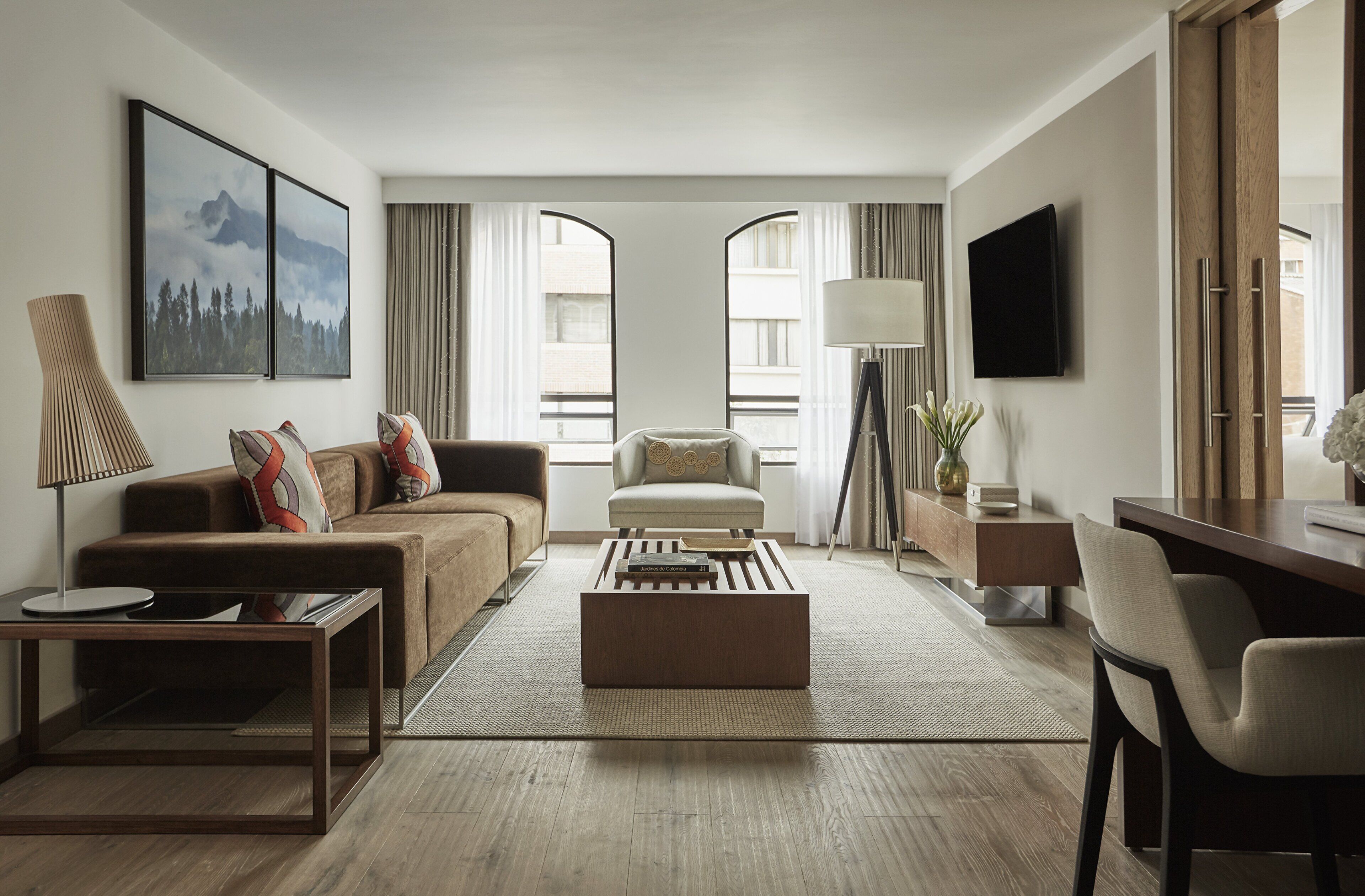 four seasons executive suite | egyptian cotton sheets, premium bedding, minibar, in-room safe