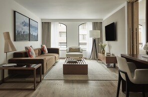 Executive Suite, 1 Queen Bed