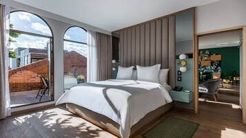 Penthouse, 1 Bedroom, Non Smoking | Sábanas de algodón egipcio, ropa de cama de alta calidad y minibar