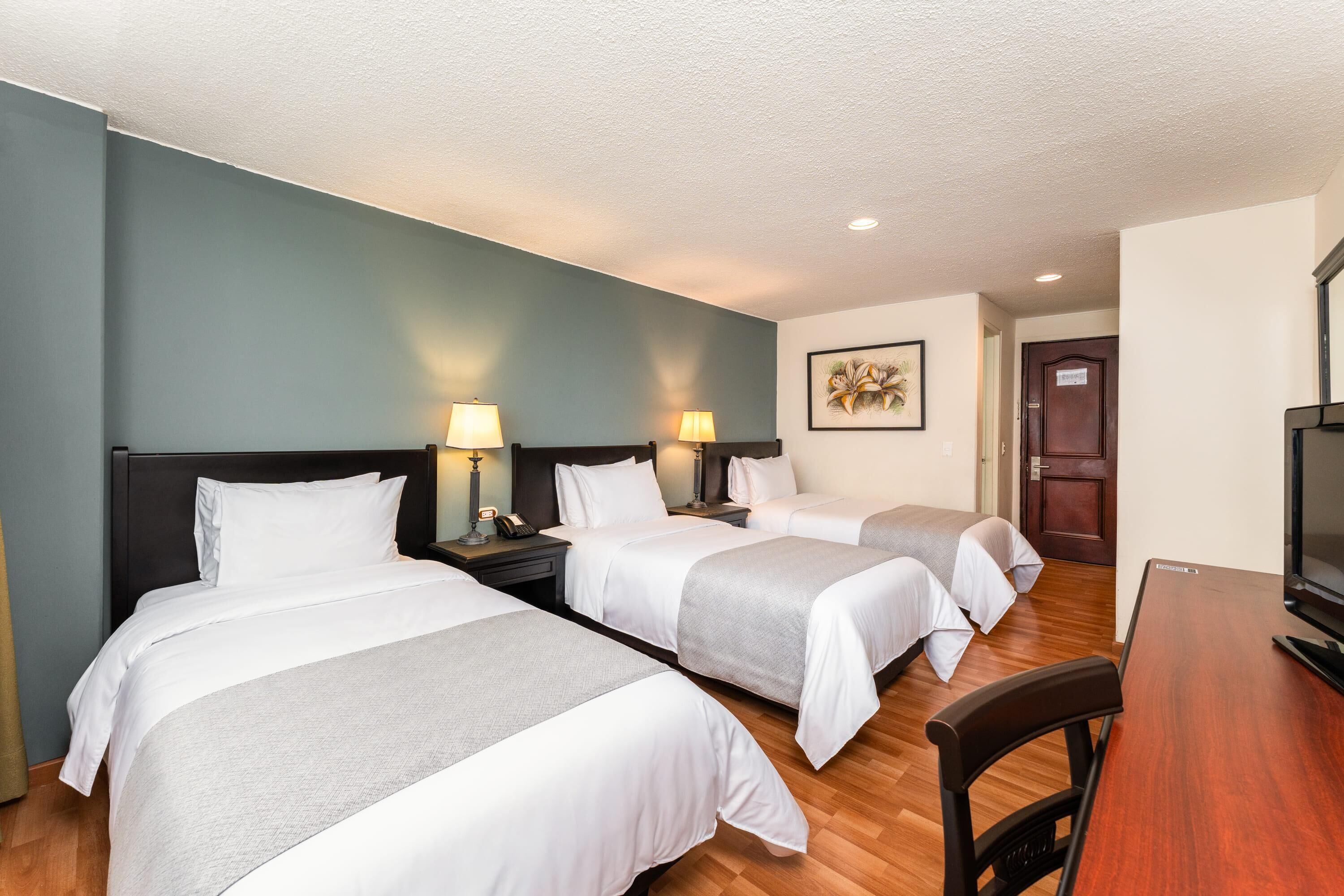 Premium bedding, in-room safe, desk, free cots/infant beds