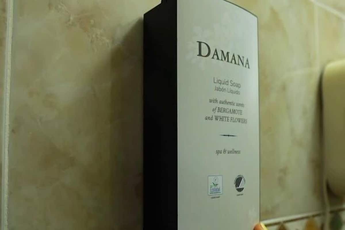 Hochwertige Bettwaren, Zimmersafe, Schreibtisch, kostenlose Babybetten