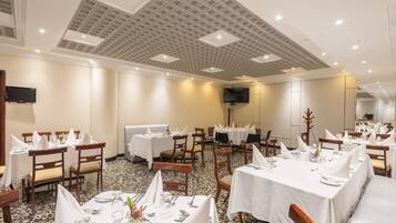 Petit déjeuner complet compris tous les jours