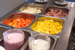 Tägliches inbegriffenes großes Frühstück
