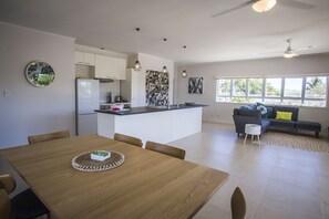 Apartment, 2 Schlafzimmer | Wohnbereich
