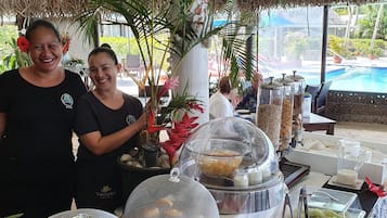 Desayuno estilo bufé