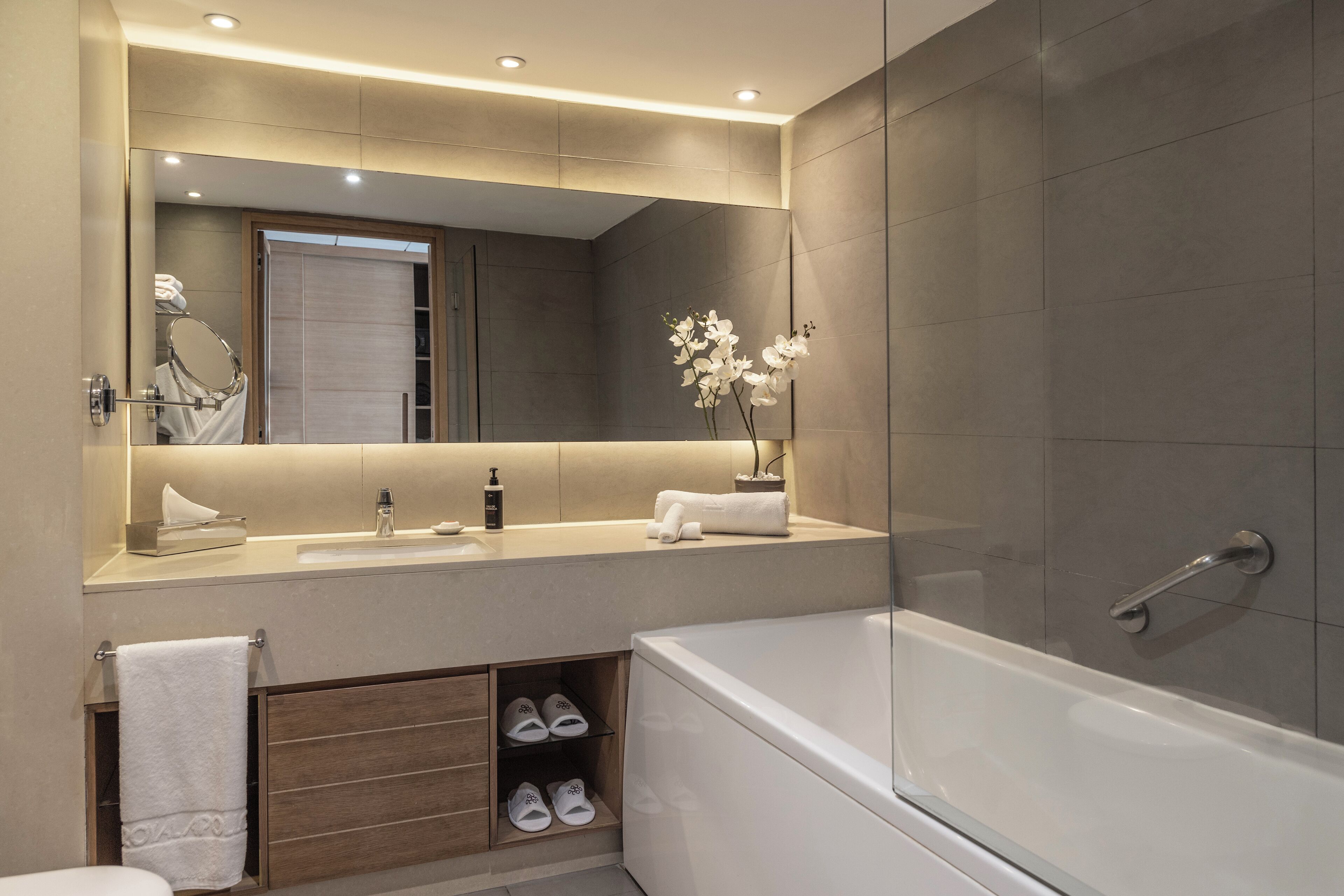 1 bedroom, minibar, in-room safe, desk