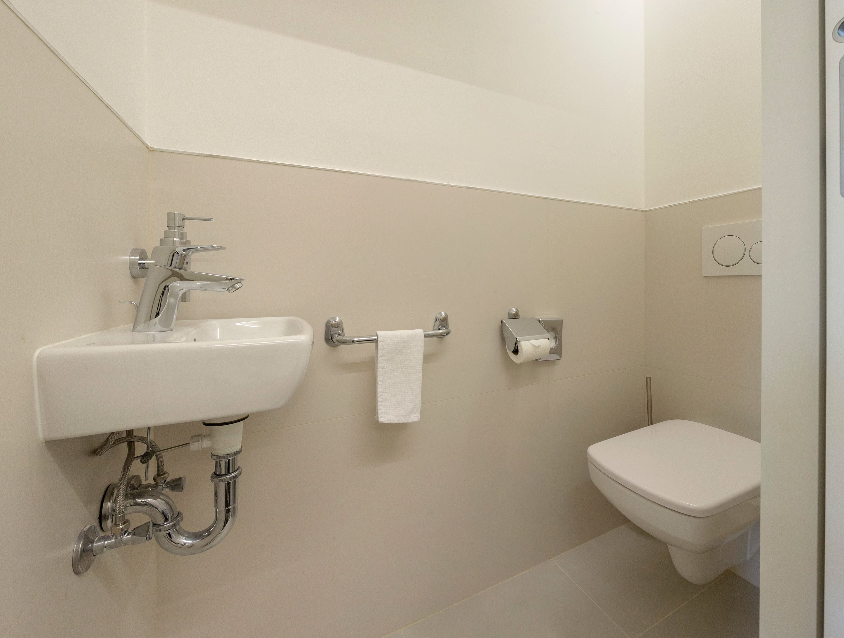 Standard Single Room, 1 Bedroom, Balcony | Bathroom