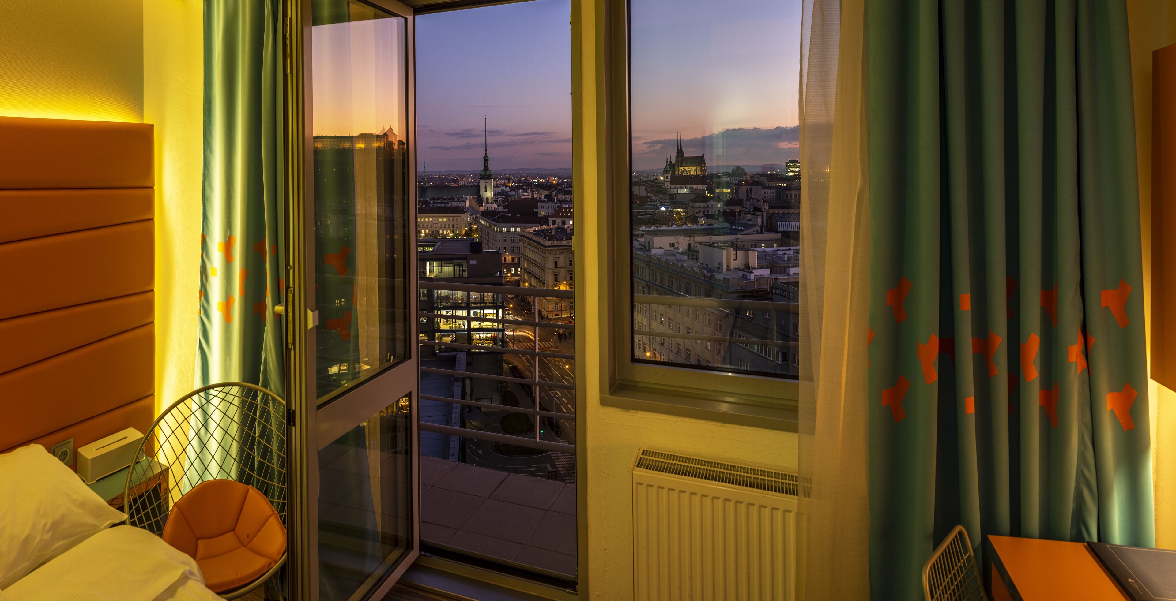 superior single room | premium bedding, minibar, in-room safe, desk