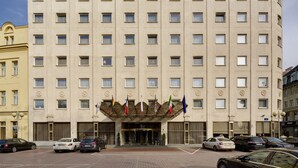 A large hotel building with the name "HOTEL IMPERIAL" on the facade. It has multiple floors with numerous windows and a central entrance with a decorative canopy. - Imperial Hotel Ostrava (Ostrava)