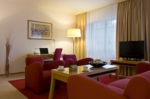 Apartment (Suites) | Living room