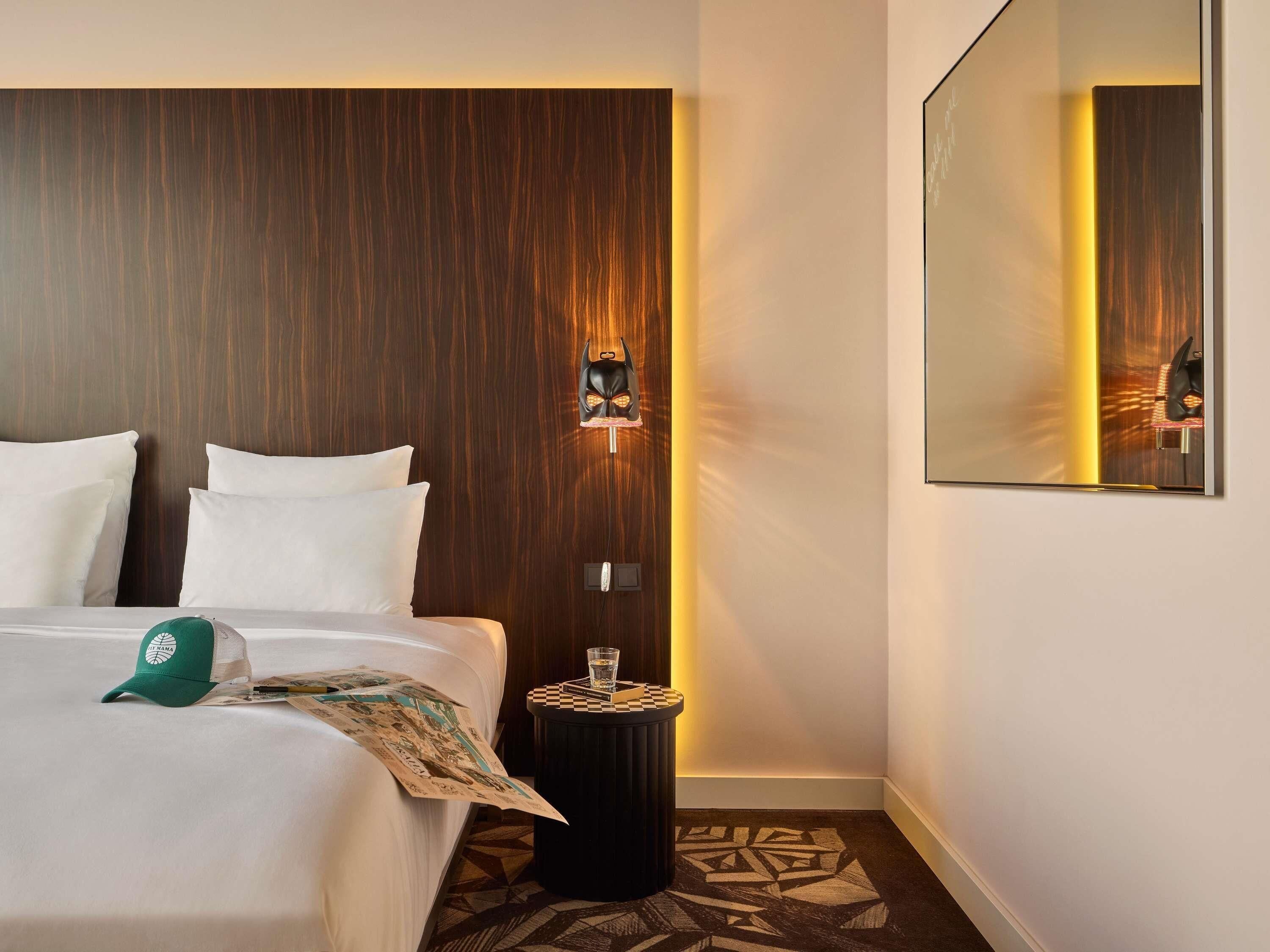 Room, 1 King Bed (Large Mama)