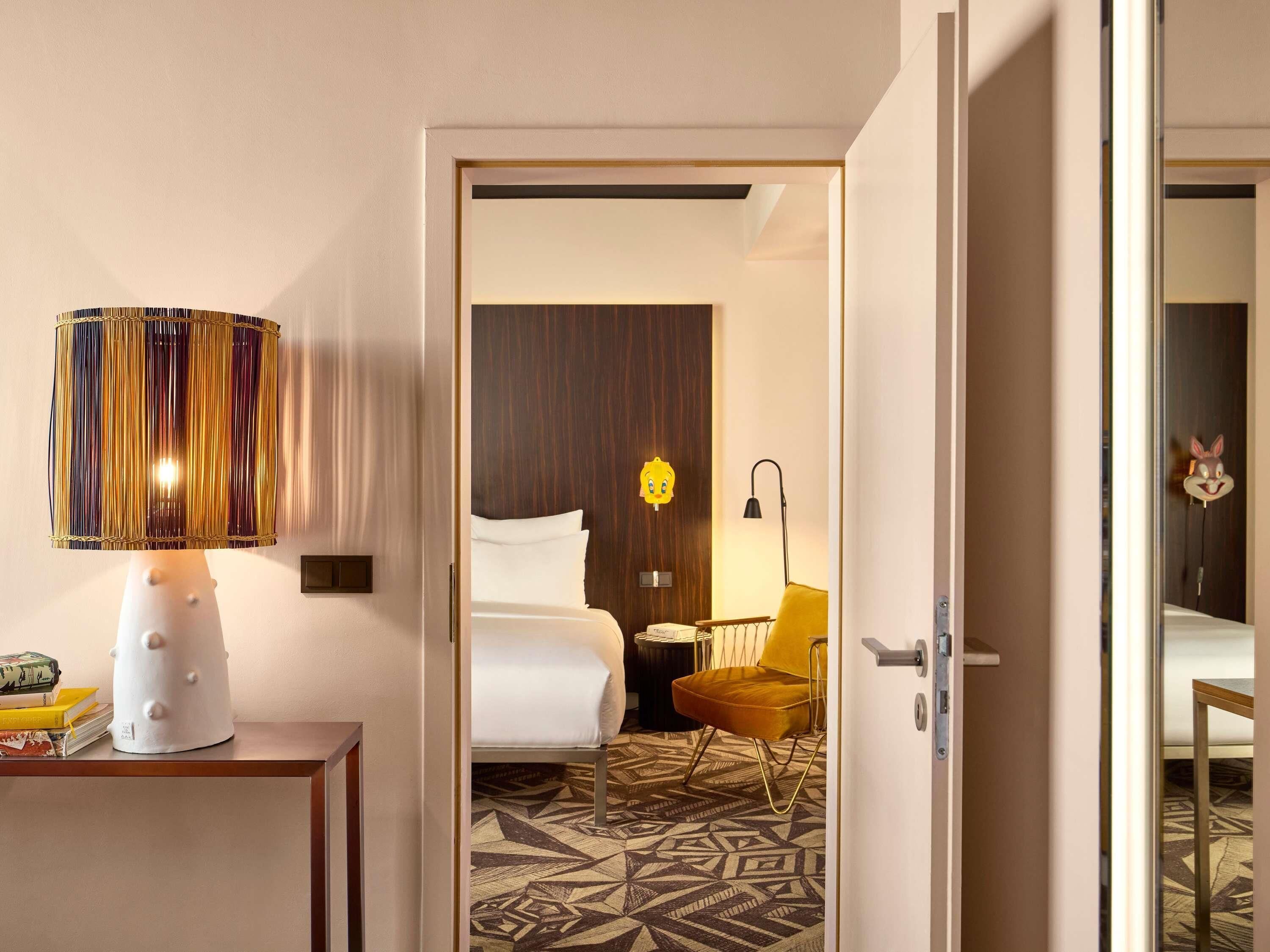 Room, 1 King Bed with Sofa bed (XXL Mama)