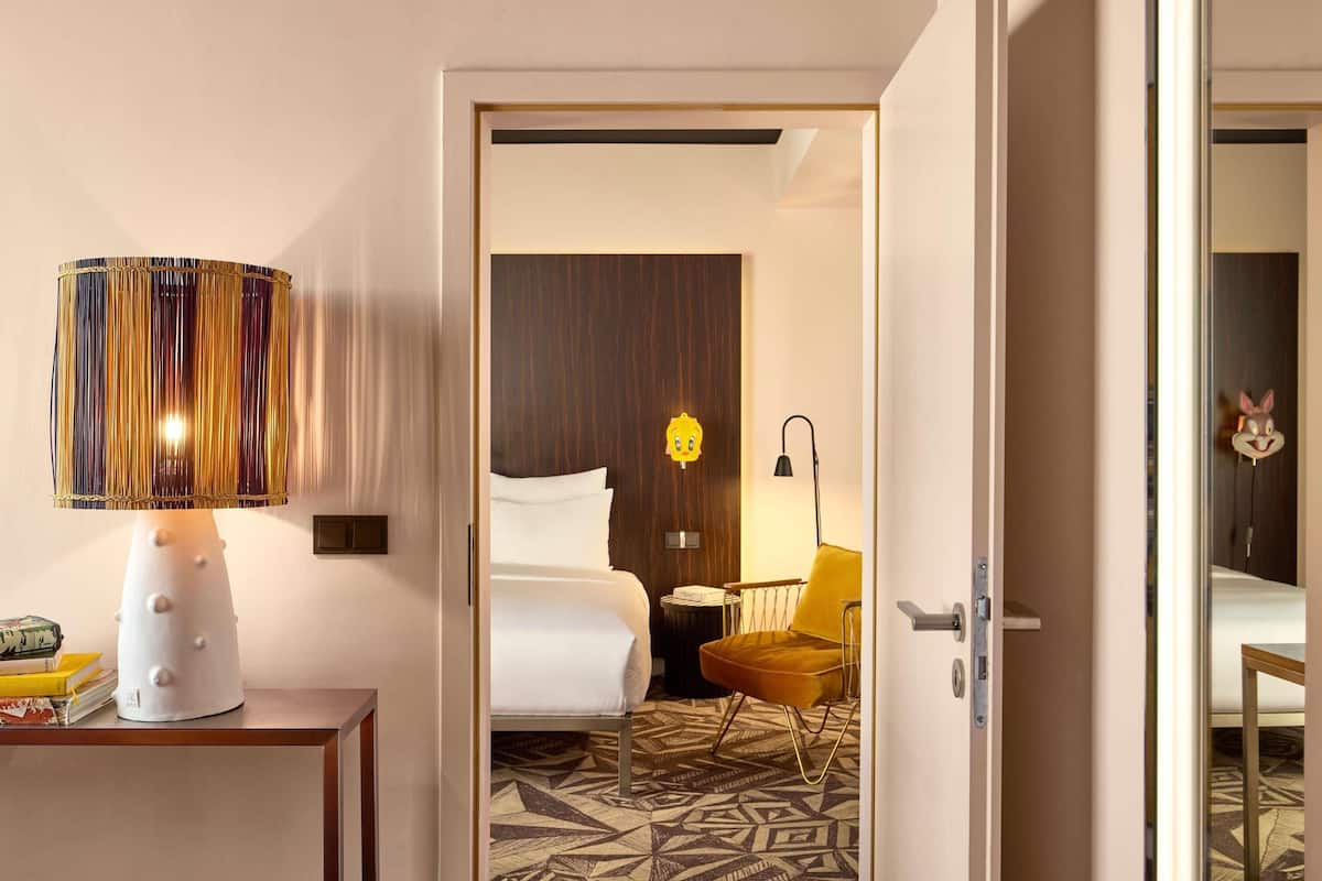 Room, 1 King Bed with Sofa bed (XXL Mama) | Hypo-allergenic bedding, in-room safe, desk, laptop workspace