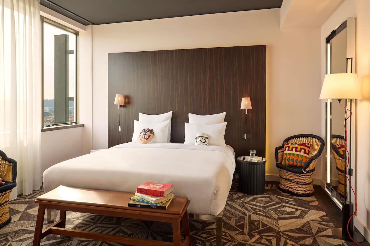 Penthouse, 1 Double Bed | Hypo-allergenic bedding, in-room safe, desk, laptop workspace