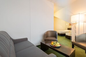 In-room safe, blackout drapes, rollaway beds, free WiFi - Hotel Vitkov (Prague)