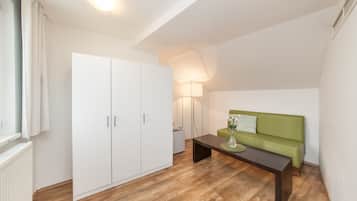 XPanoramic Suite, 1 Bedroom, City View | Pengeskab på værelset, mørklægningsgardiner, ekstra senge (tillægsgebyr)