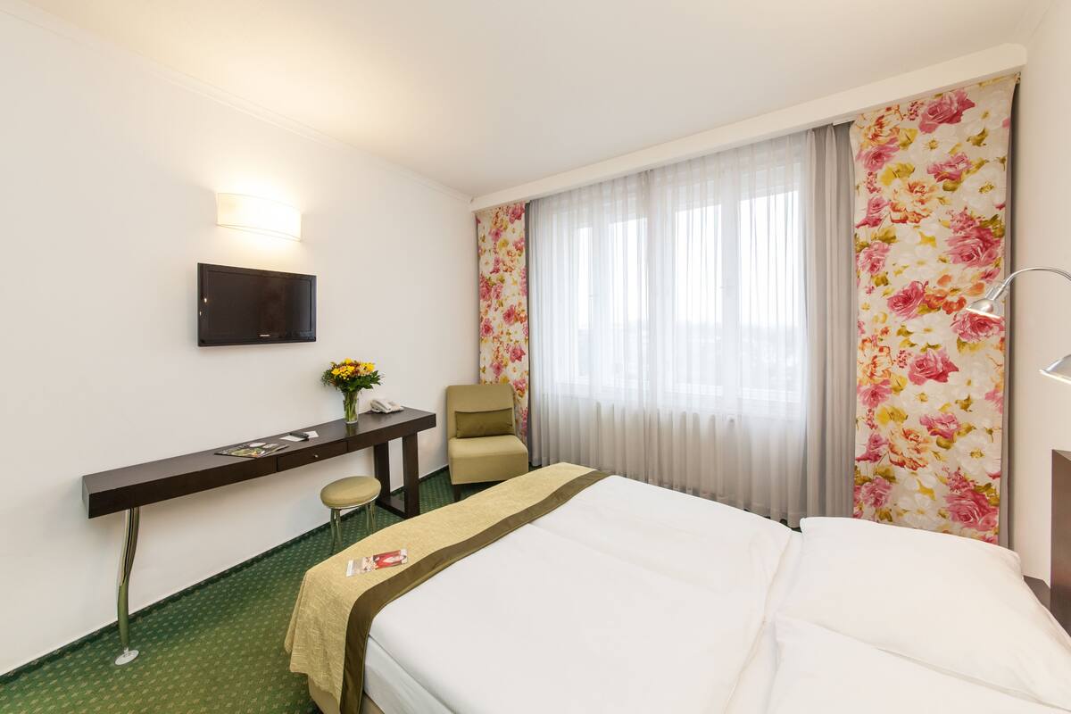 In-room safe, blackout drapes, rollaway beds (surcharge), WiFi (free)