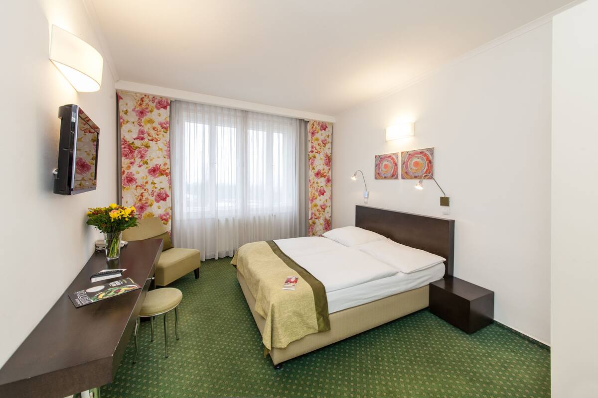 In-room safe, blackout drapes, rollaway beds (surcharge), WiFi (free)