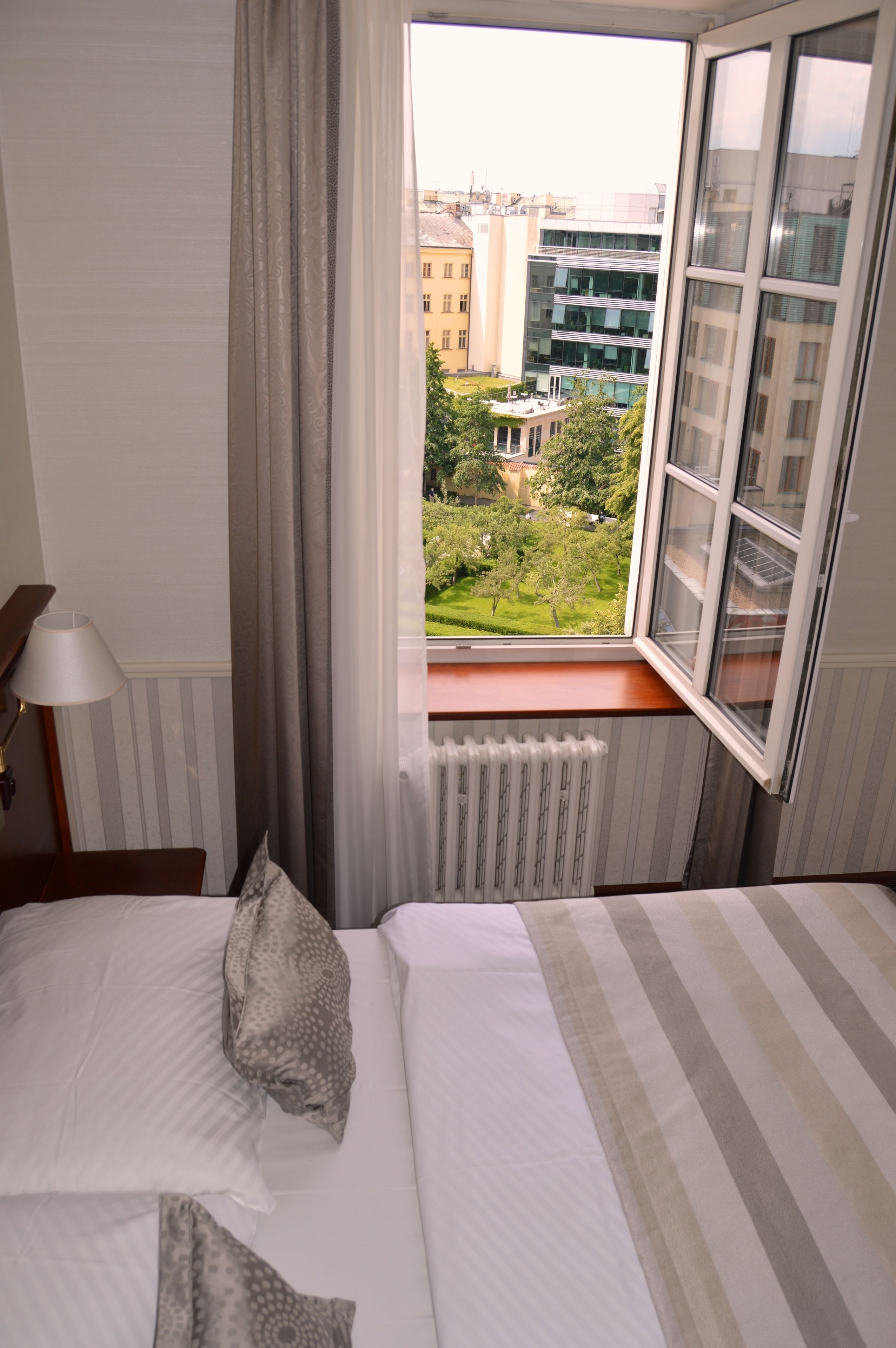 double or twin room, garden view | hypo-allergenic bedding, in-room safe, desk, blackout curtains