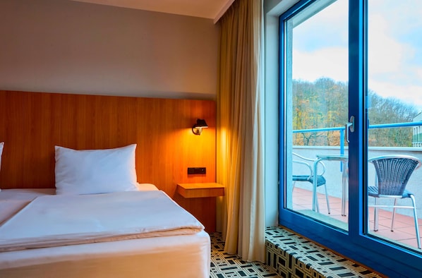 1 bedroom, hypo-allergenic bedding, minibar, in-room safe