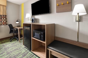 Quarto standard, 2 camas Queen | Cofres nos quartos, escrivaninha, ferros/tábuas de passar roupa
