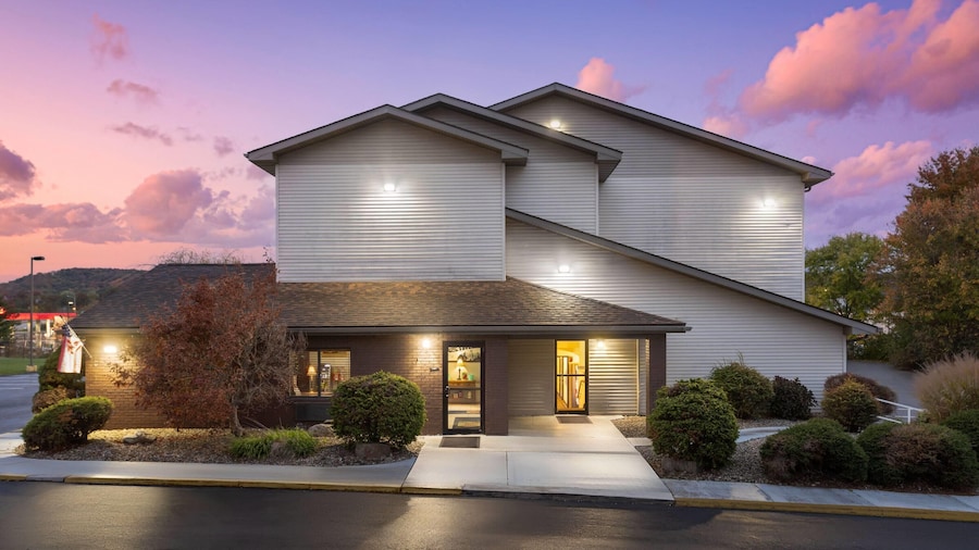 Super 8 by Wyndham New Stanton