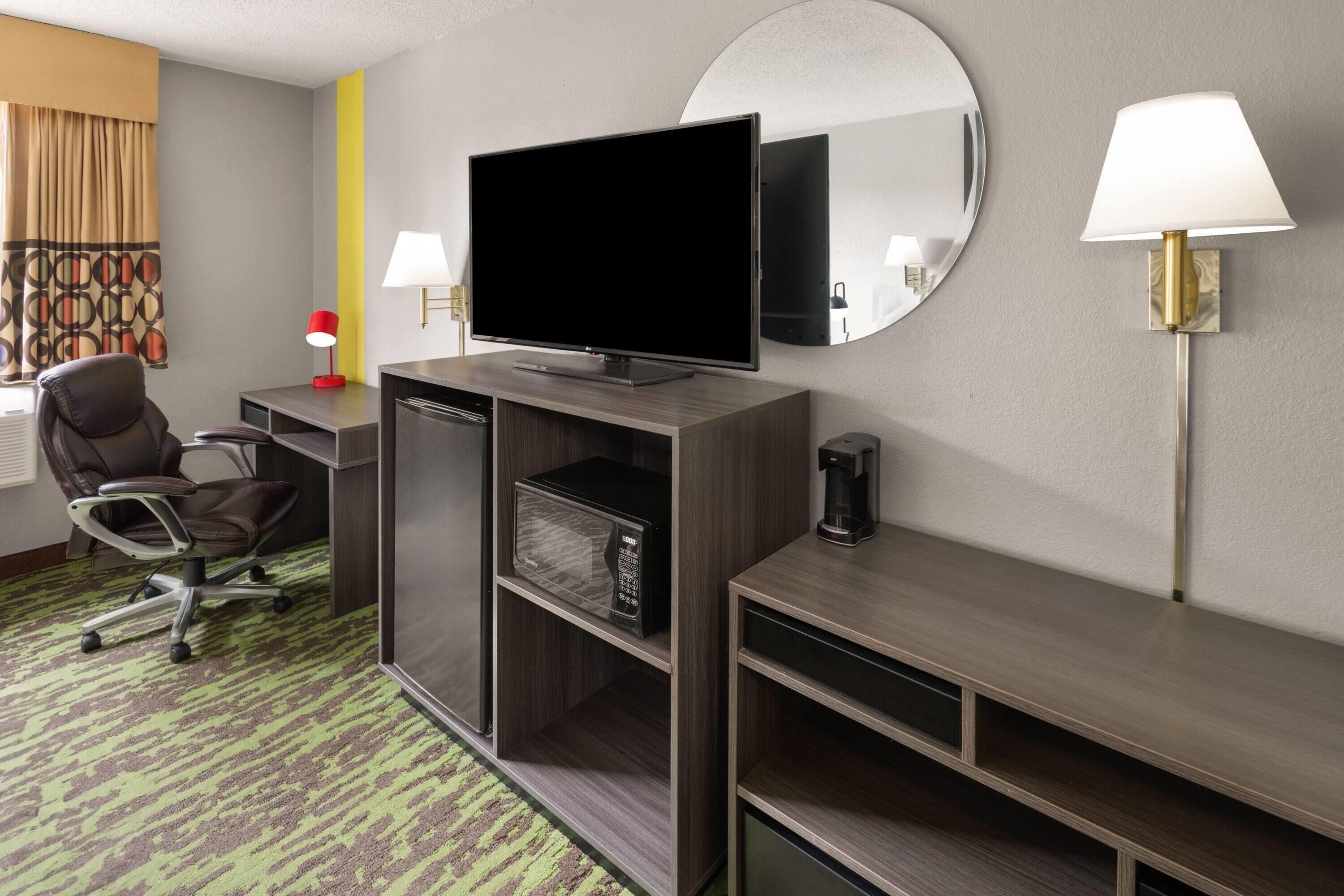 Studio Suite, 1 King Bed, Non Smoking