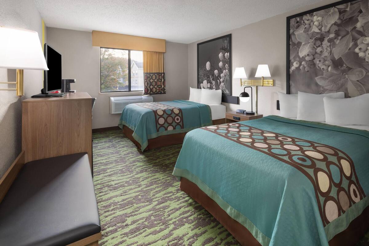 In-room safe, desk, iron/ironing board, free WiFi