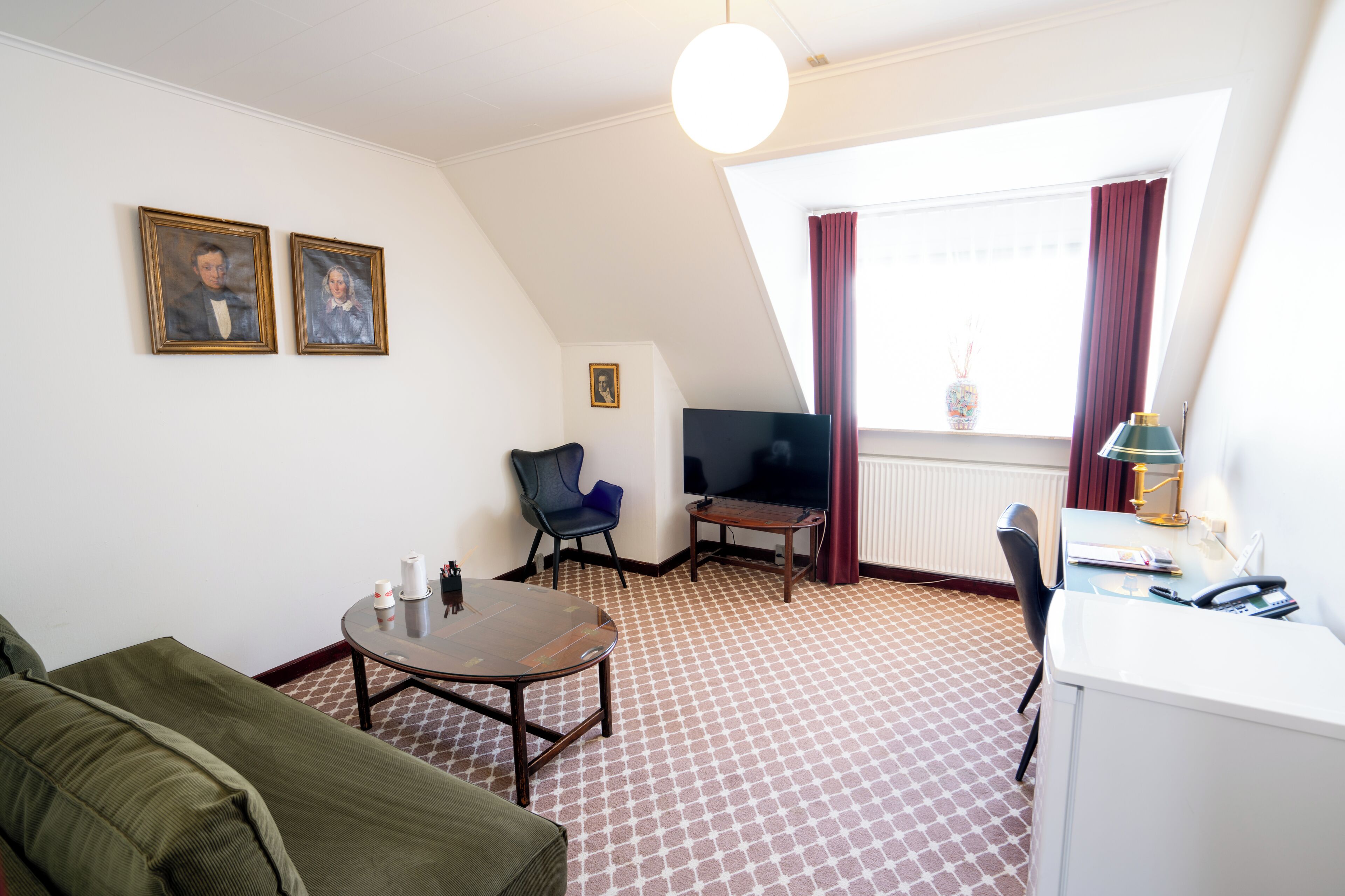 business room | living area | flat-screen tv, heated floors