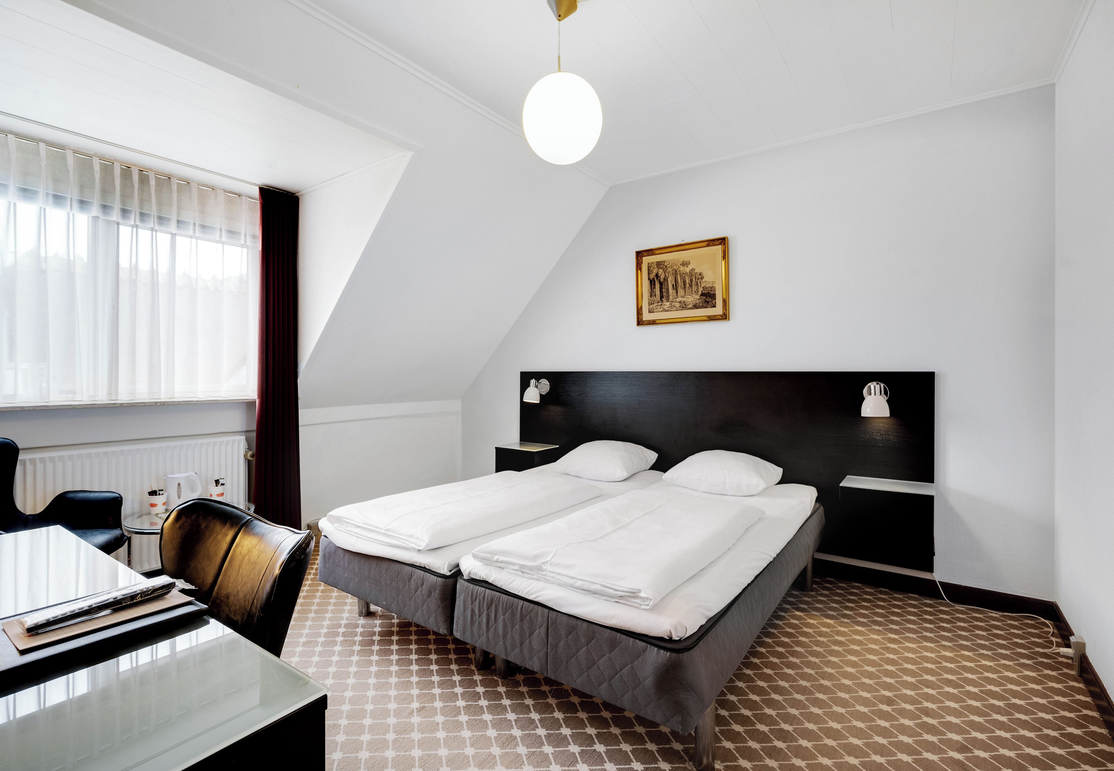 standard double room | 1 bedroom, pillow-top beds, desk, blackout curtains