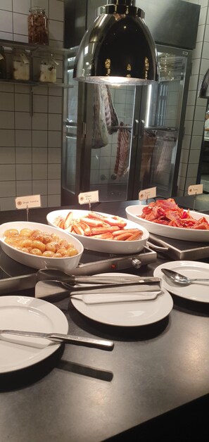 Petit déjeuner buffet compris en semaine