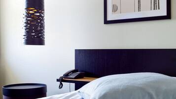 Comfort-enkeltværelse | Dundyner, skrivebord, mørklægningsgardiner, strygejern/strygebræt