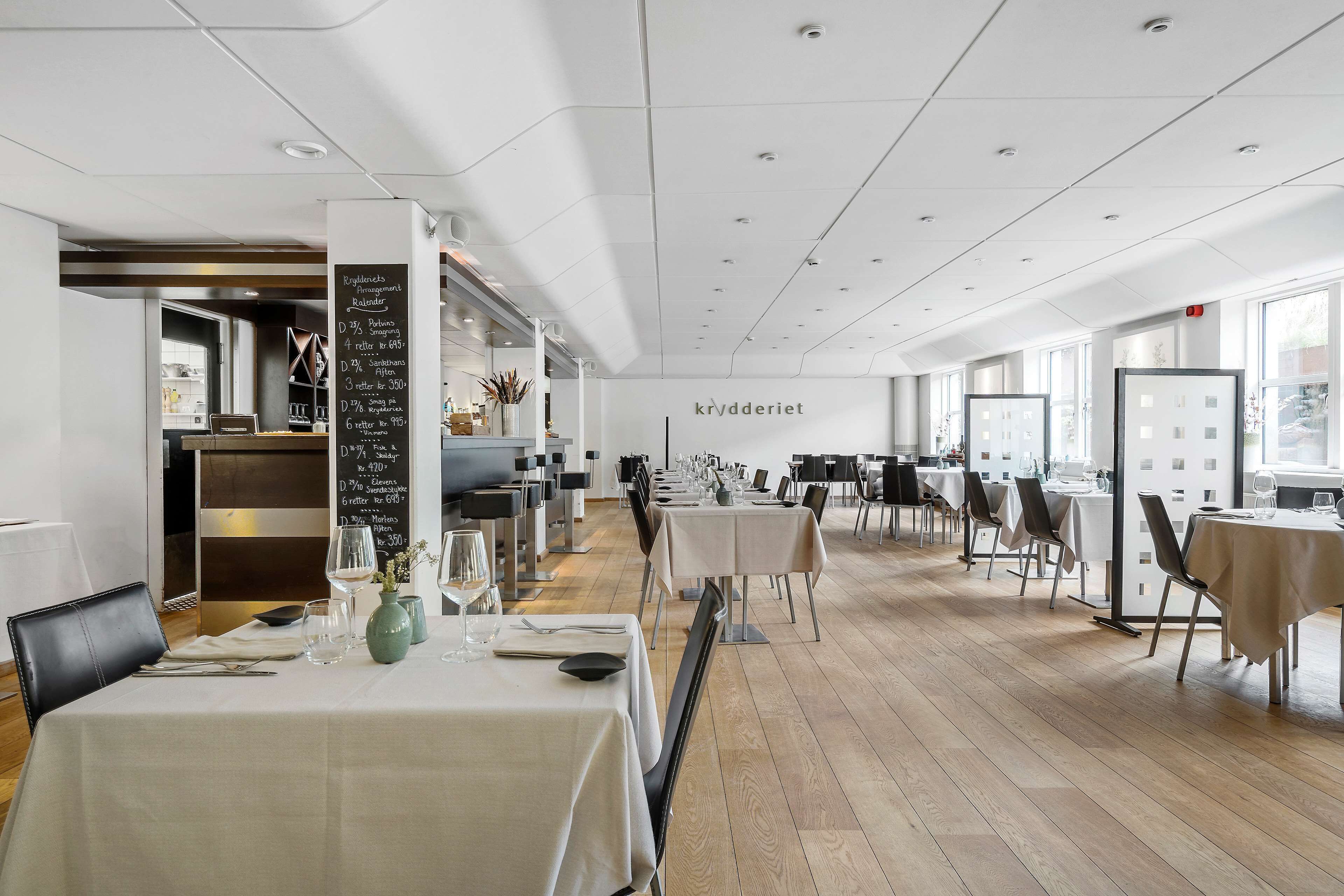 供应晚餐，斯堪的纳维亚菜