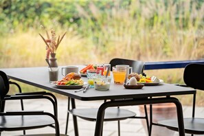 Desayuno buffet incluido todos los días 