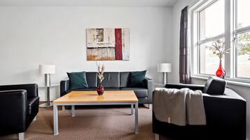 Suite junior, 1 cama King size, para no fumadores, hidromasaje (Living Room) | Escritorio, espacio para trabajar con laptop, cunas y wifi gratis