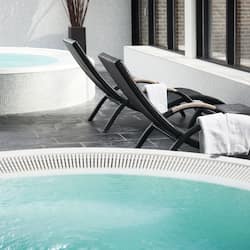 Indoor spa tub