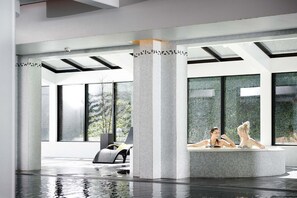 Salle de soins pour les couples, soins du corps, exfoliation