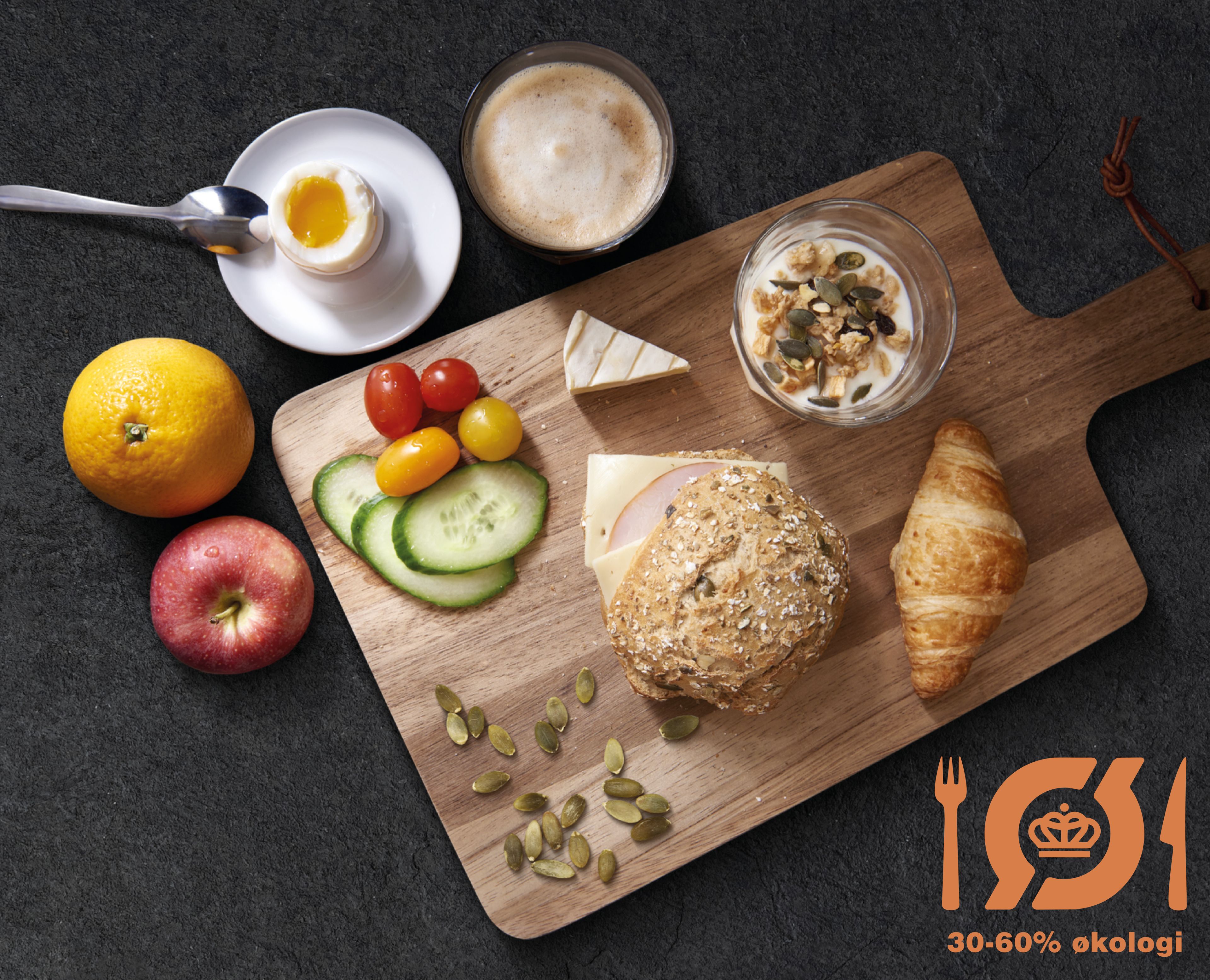 daily buffet breakfast (dkk 139 per person)