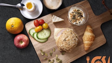 Bữa sáng buffet hàng ngày với phụ phí nhỏ