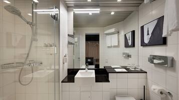 Standard Room | In-room safe, desk, laptop workspace, blackout drapes