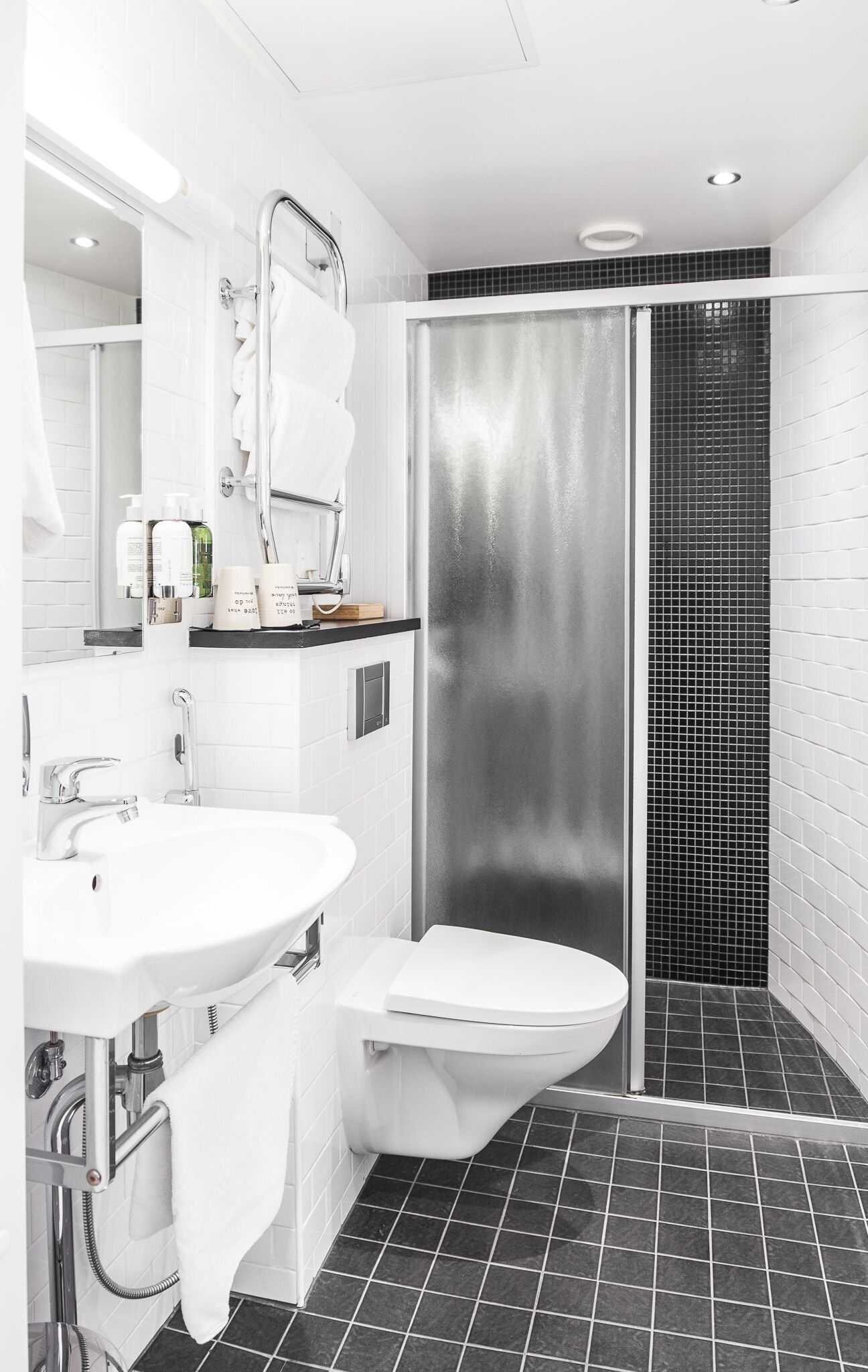 1 bedroom, hypo-allergenic bedding, desk, iron/ironing board