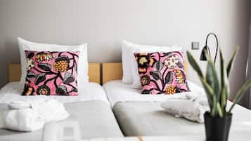 Ropa de cama de alta calidad y escritorio