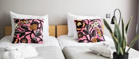 Smart Twin Room | Literie de qualité supérieure, bureau, fer et planche à repasser