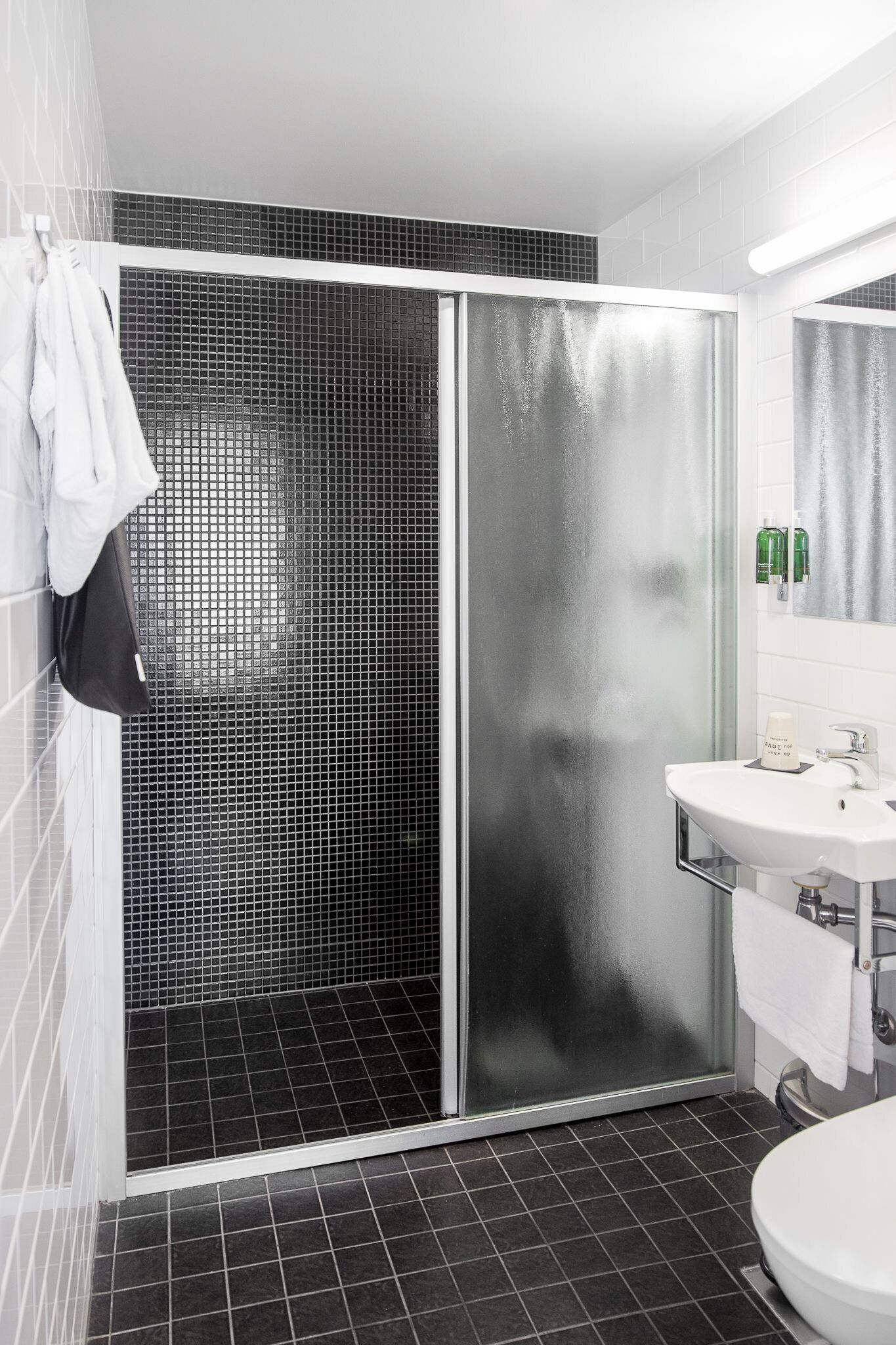 1 bedroom, hypo-allergenic bedding, desk, iron/ironing board