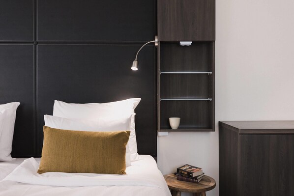 Deluxe Room, 1 King Bed with Sofa bed, Non Smoking | Hypo-allergenic bedding, down comforters, in-room safe, soundproofing
