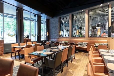 Se sirven cenas. Scandic Tampere Hämeenpuisto