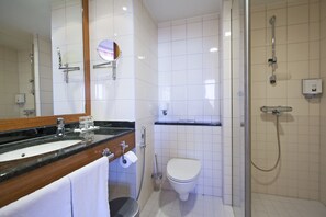 Prime Superior Family | Bathroom | Free toiletries, hair dryer, towels